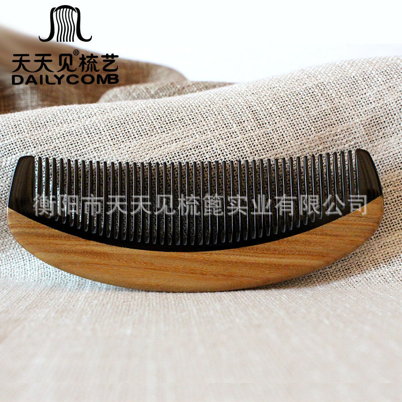 Every Day See Manufacturers Wholesale Beauty Tools Green Sandalwood Comb Jade Sandalwood Horn Comb Splicing Can Be Engraved Logo Specification drawing