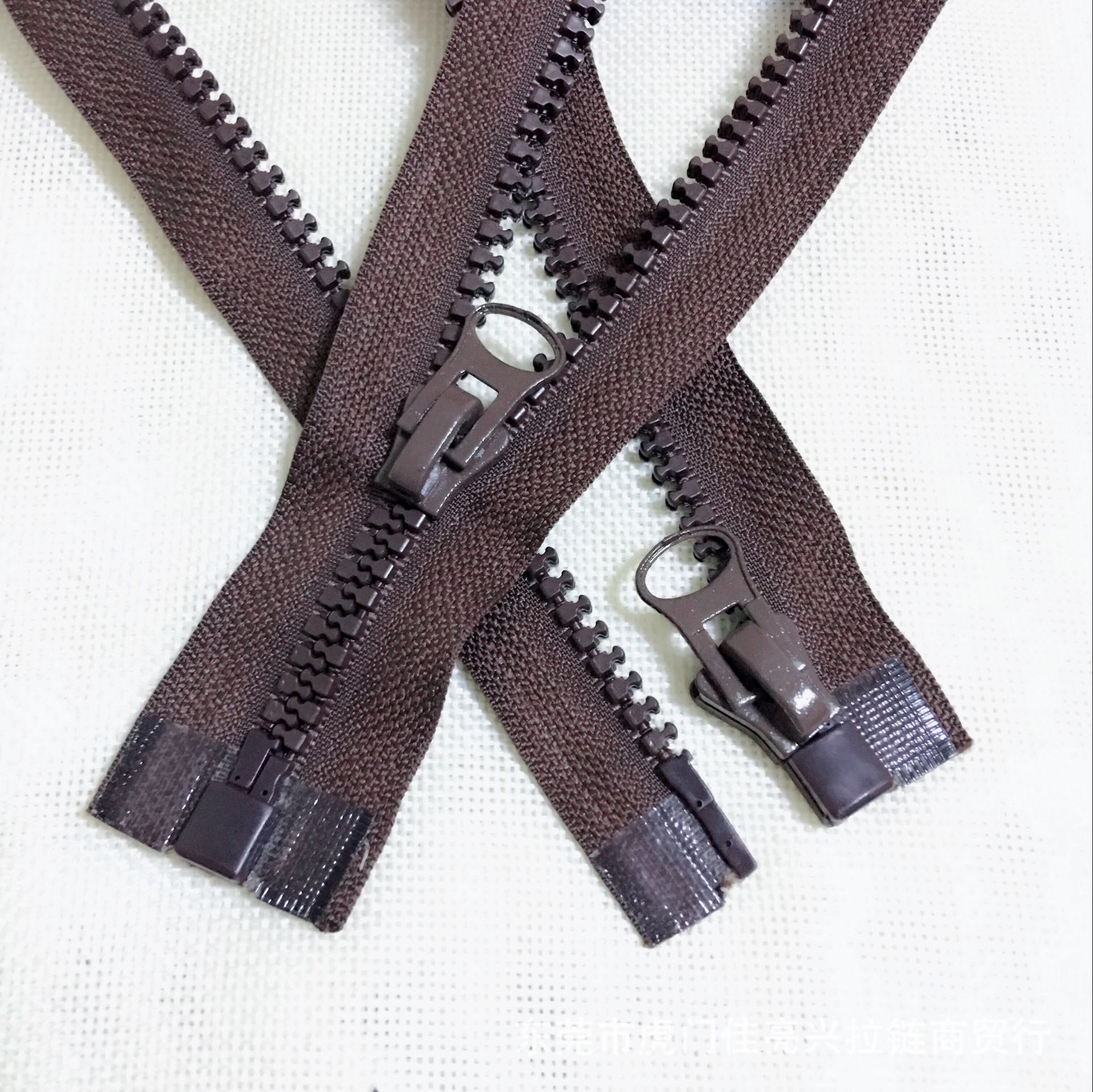 8号胶牙树脂/服装箱包帐篷/运动用产品拉白底实物图