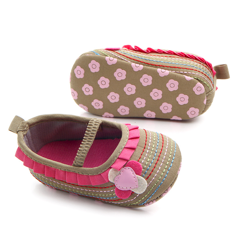 Factory Direct Wholesale Super Beautiful Four Pieces Babyshoes Baby Walking Shoes 0028 Application Scenario