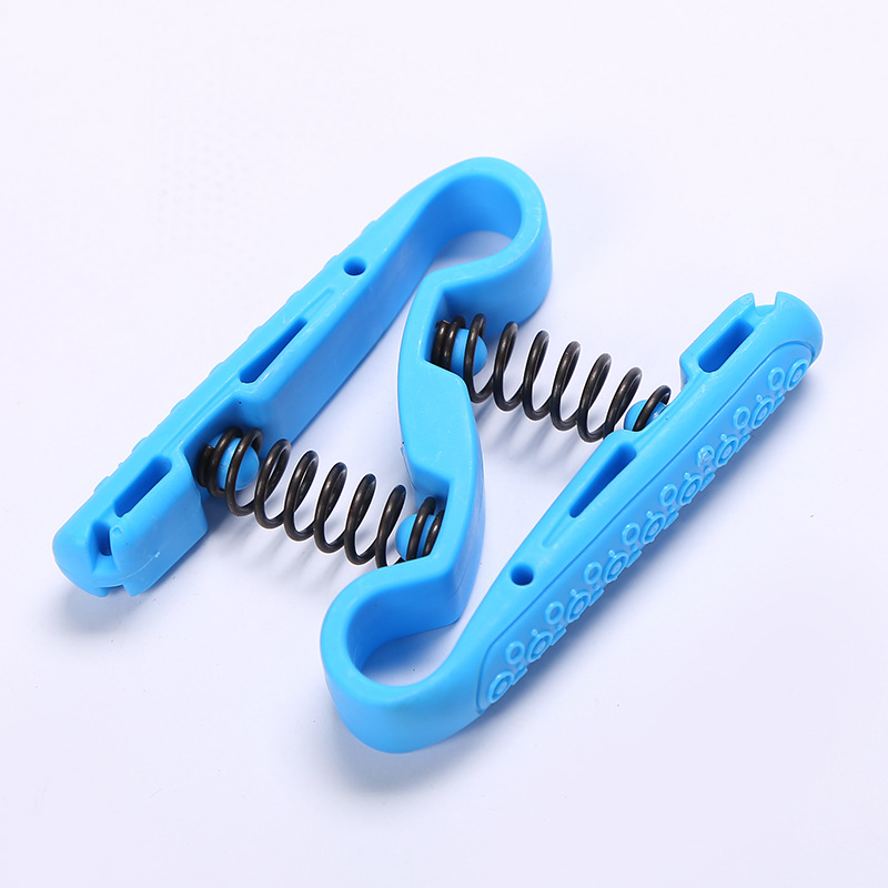 New sports and fitness equipment: Small portable grip strength ring, finger rehabilitation training spring steel grip strength device, grip strength clamp full figure