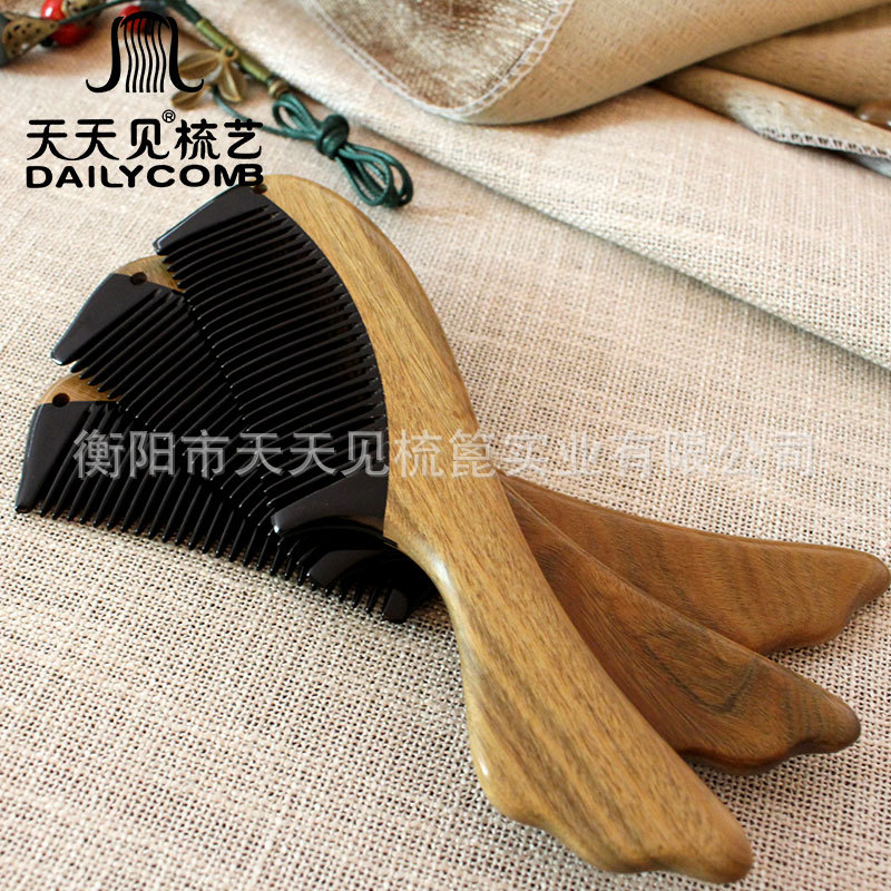 See Every Day Manufacturers Wholesale Sandalwood Comb Can Be Engraved Horn Wood Comb Comb Jade Sandalwood Horn Comb Item Picture