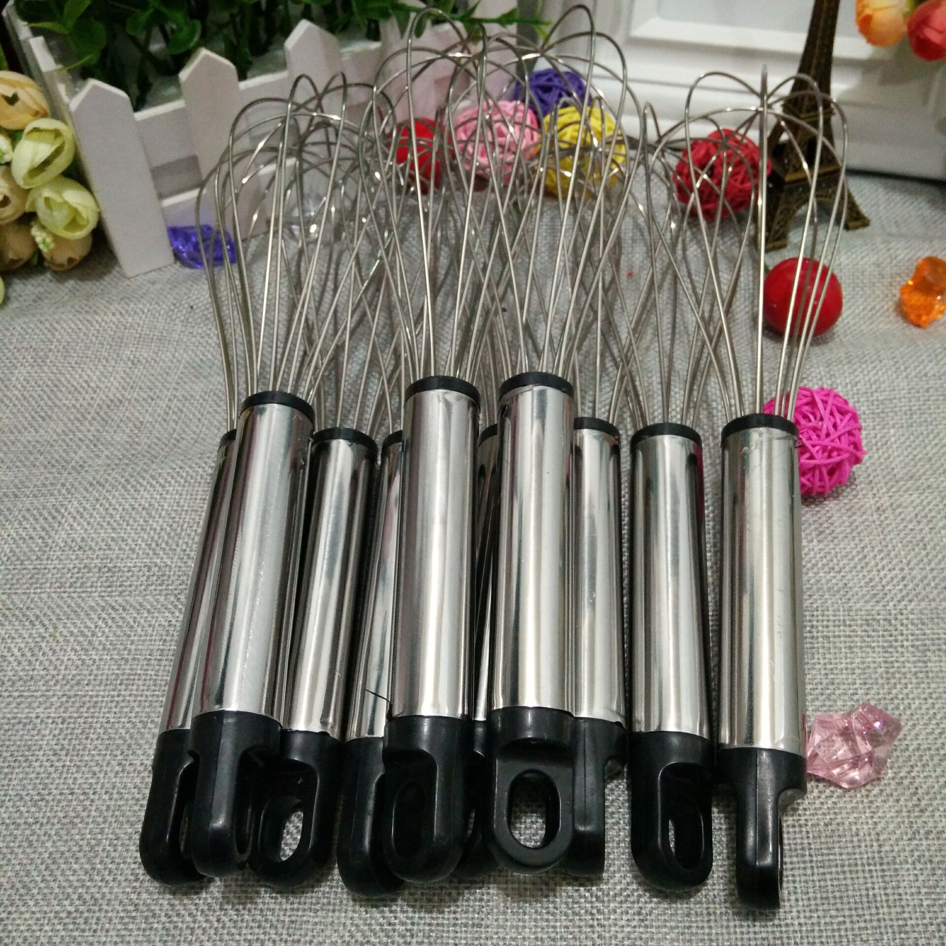 Stainless steel egg beater, manual mixer, kitchen, hotel cream and flour cake baking factory direct sales Application Scenario