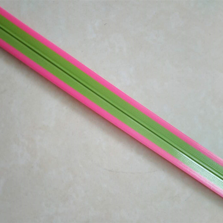 Wholesale simulated sword leaf plastic fake flower decoration bonsai with grass hand-woven small animal 2.4CM wide 80CM long Specification drawing