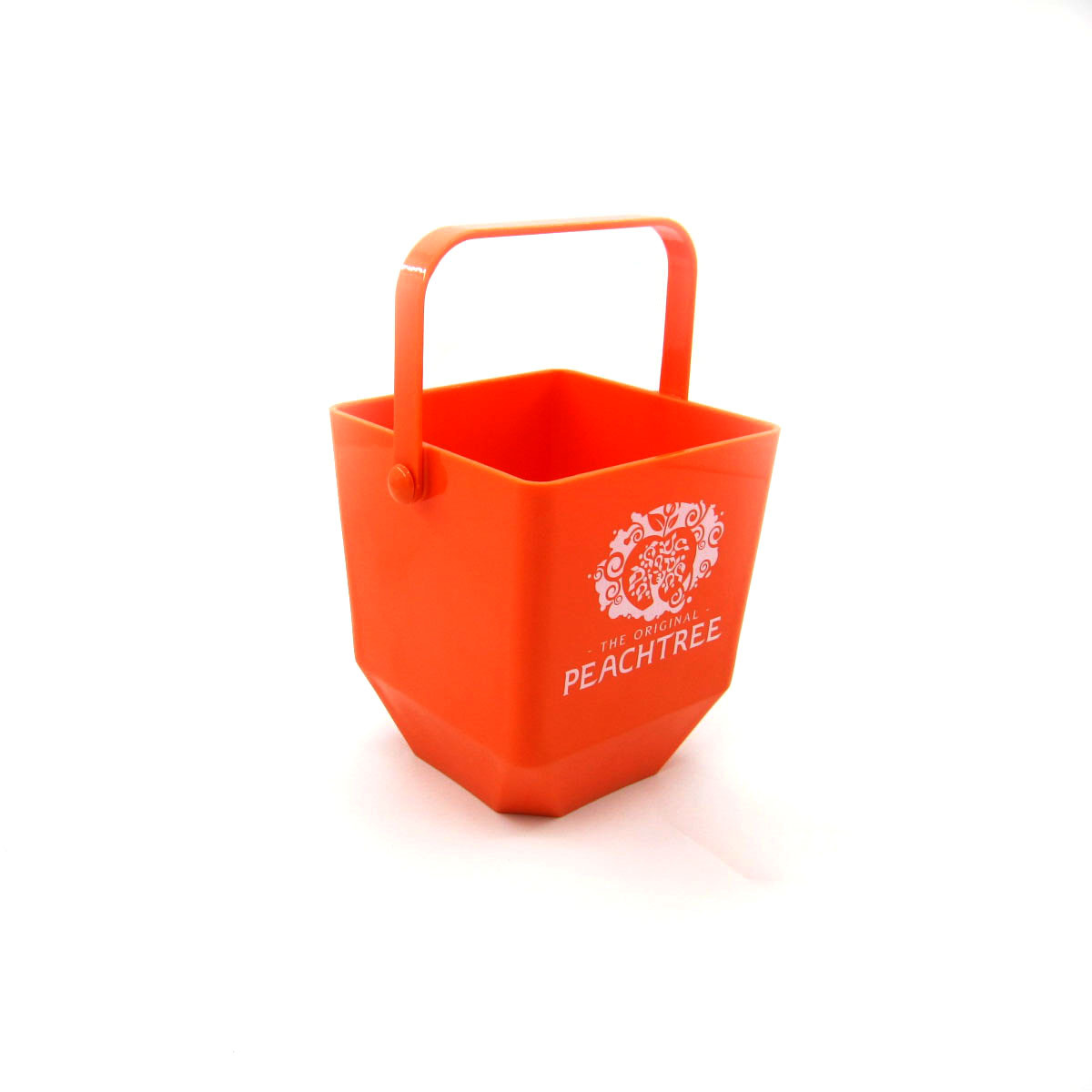 Factory processing and customization of thickened square hand-held ice cube buckets for bar use, with 1.7L small ice cube buckets in stock for foreign trade Application Scenario