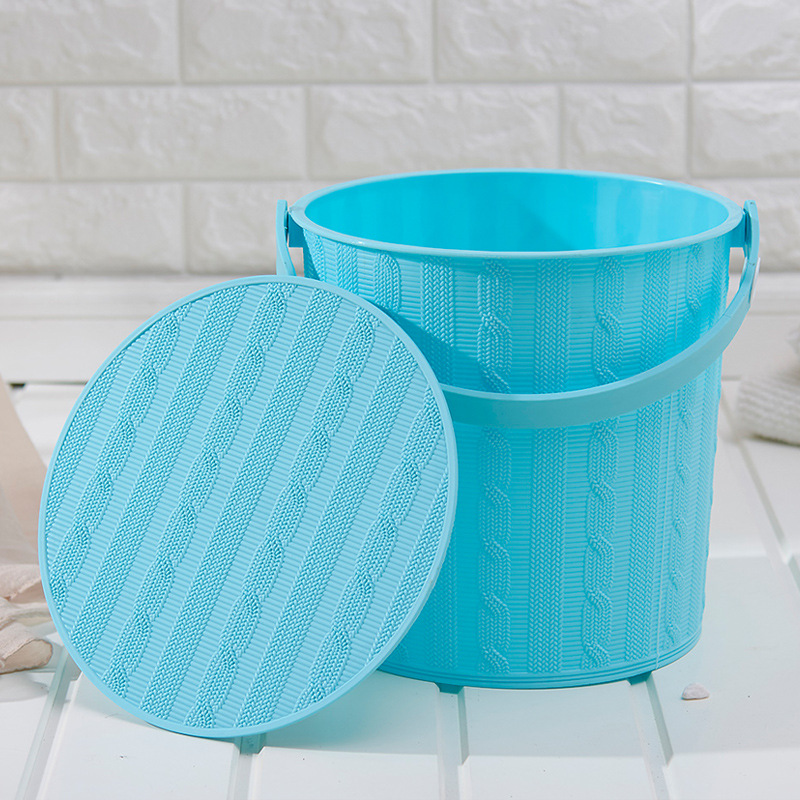 New Twist Thread Multi-Function Fishing Bucket Car Wash Bucket 10L Sr0002 Application Scenario