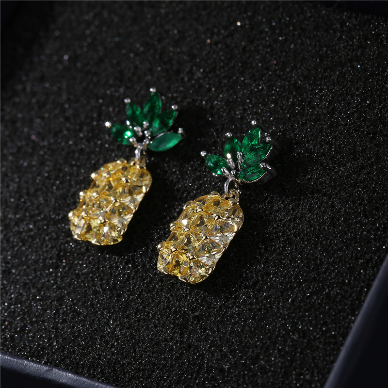 Kashi copper Zircon earrings Korean version creative Pineapple Stud earrings Fruit Pineapple Stud Earrings Fashionable Zircon earrings Specification image