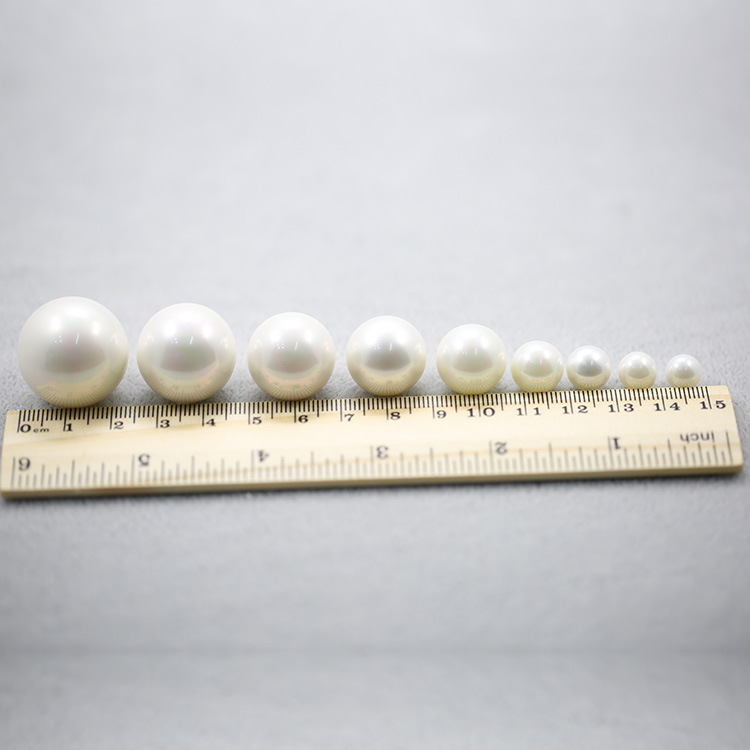 Factory Direct Sales Of High Quality Multicolored Half-Hole Brooch Pearl Earrings Shell Pearl Earrings Pearl Accessories Application Scenario