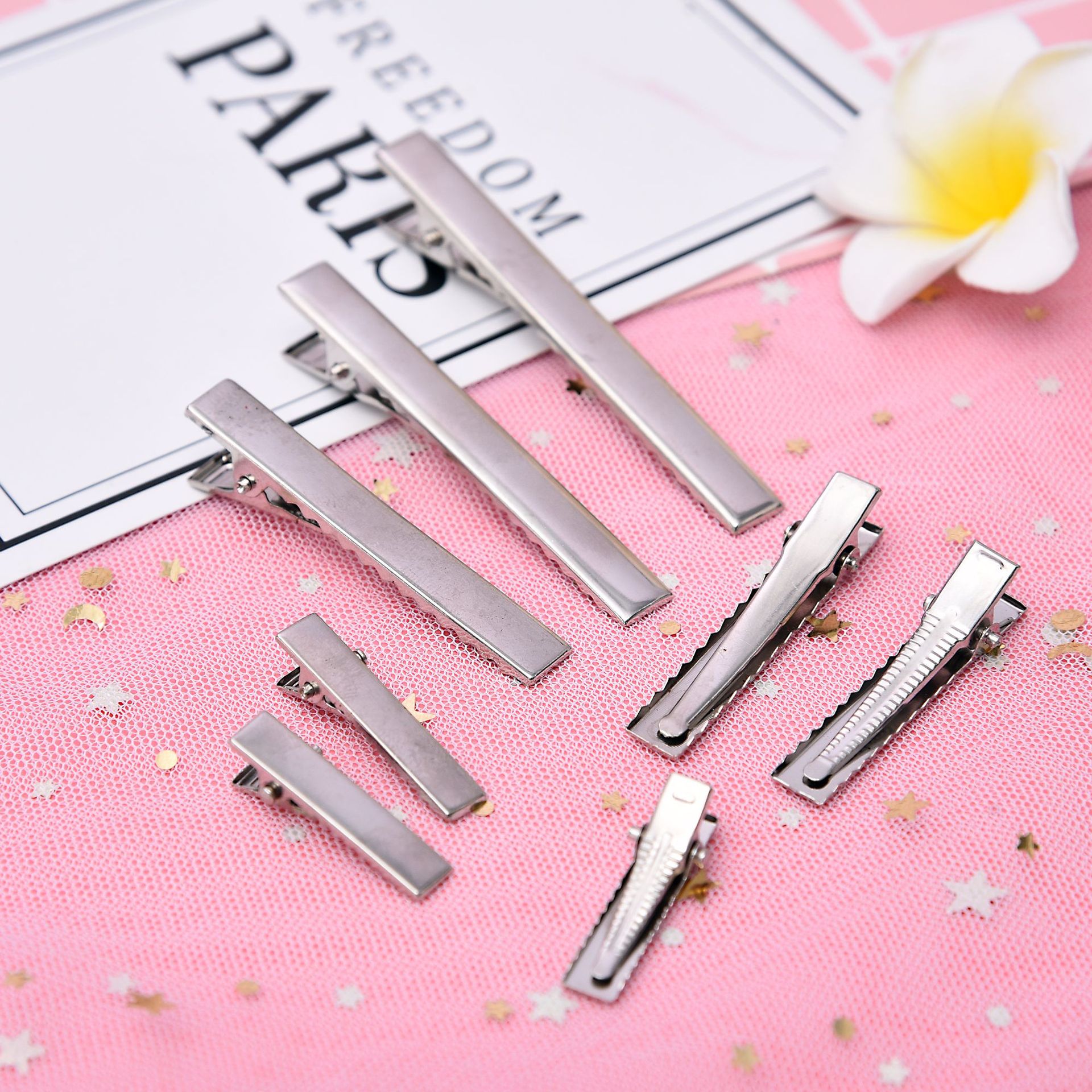 Factory Direct Sales Diy Hairpin Accessories Crocodile Clip Korean Silver Headdress Duck Mouth Clip Square Clip Metal Hairpin Wholesale Application Scenario