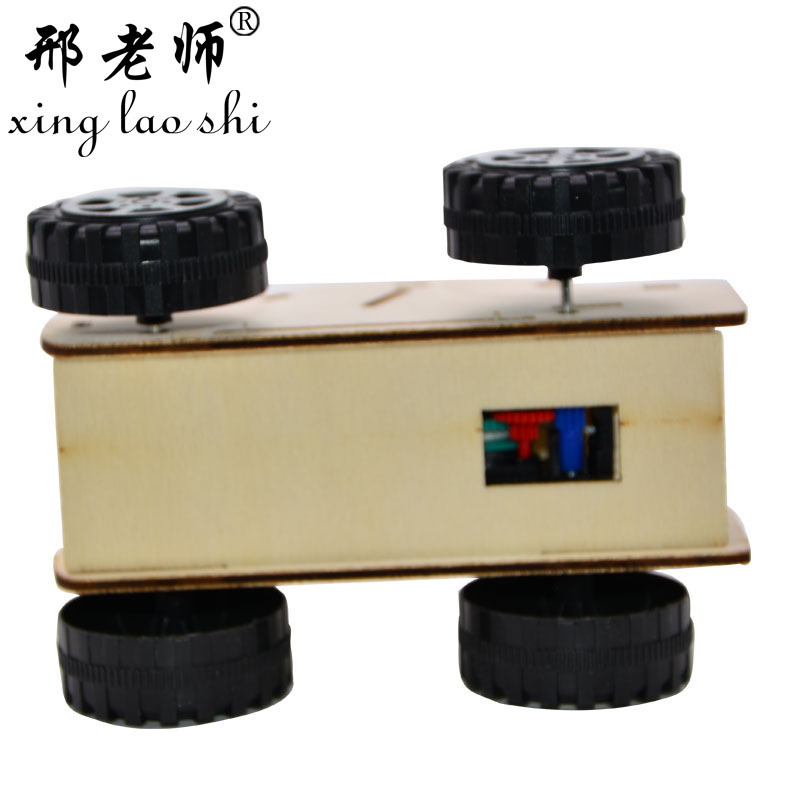 DIY tech trinket, children's toy, cute mini car toy model of Huili engineering vehicle Application Scenario