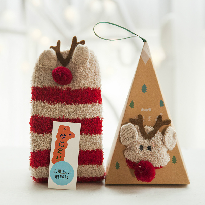 Japanese-style Christmas socks, embroidered three-dimensional home furnishings, coral fleece cartoon thickened towels, floor half-fleece women's socks Application Scenario