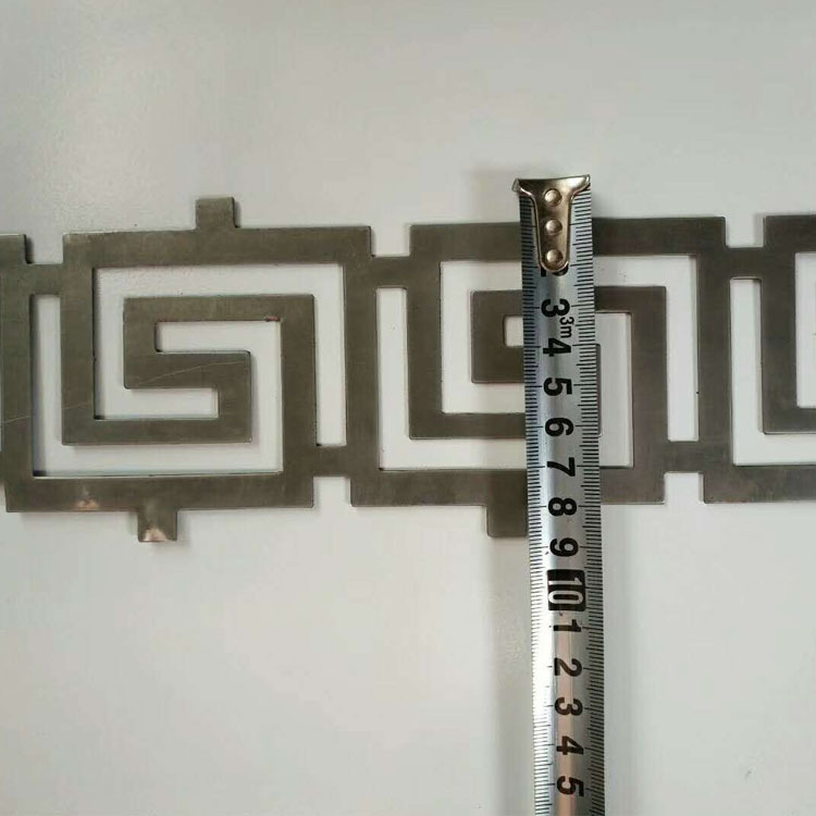 Ironwork embossed lace strips with a square pattern of 90*460 square pattern, iron sheet decorative edge pattern Application Scenario
