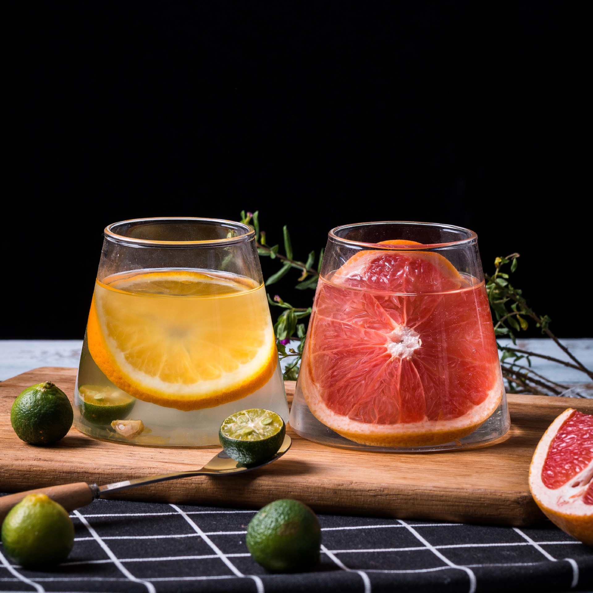 Ins Creative Mt. Fuji Glass Net Red Water Cup Tea Cup Glass Juice Cup Drink Cup Manufacturers Wholesale Application Scenario