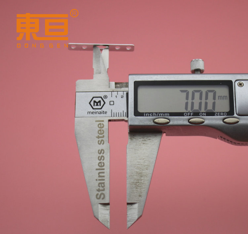XPC3052BP Hole slot flat iron sheet Flat iron toy accessories technology mold parts Application Scenario