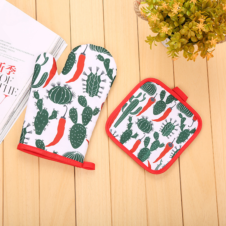 【LOVELY HOME】【 Hold Jia 】 Factory direct sales INS Green plant microwave oven gloves thickened insulation two-piece set digital printing baking two-piece set Application Scenario