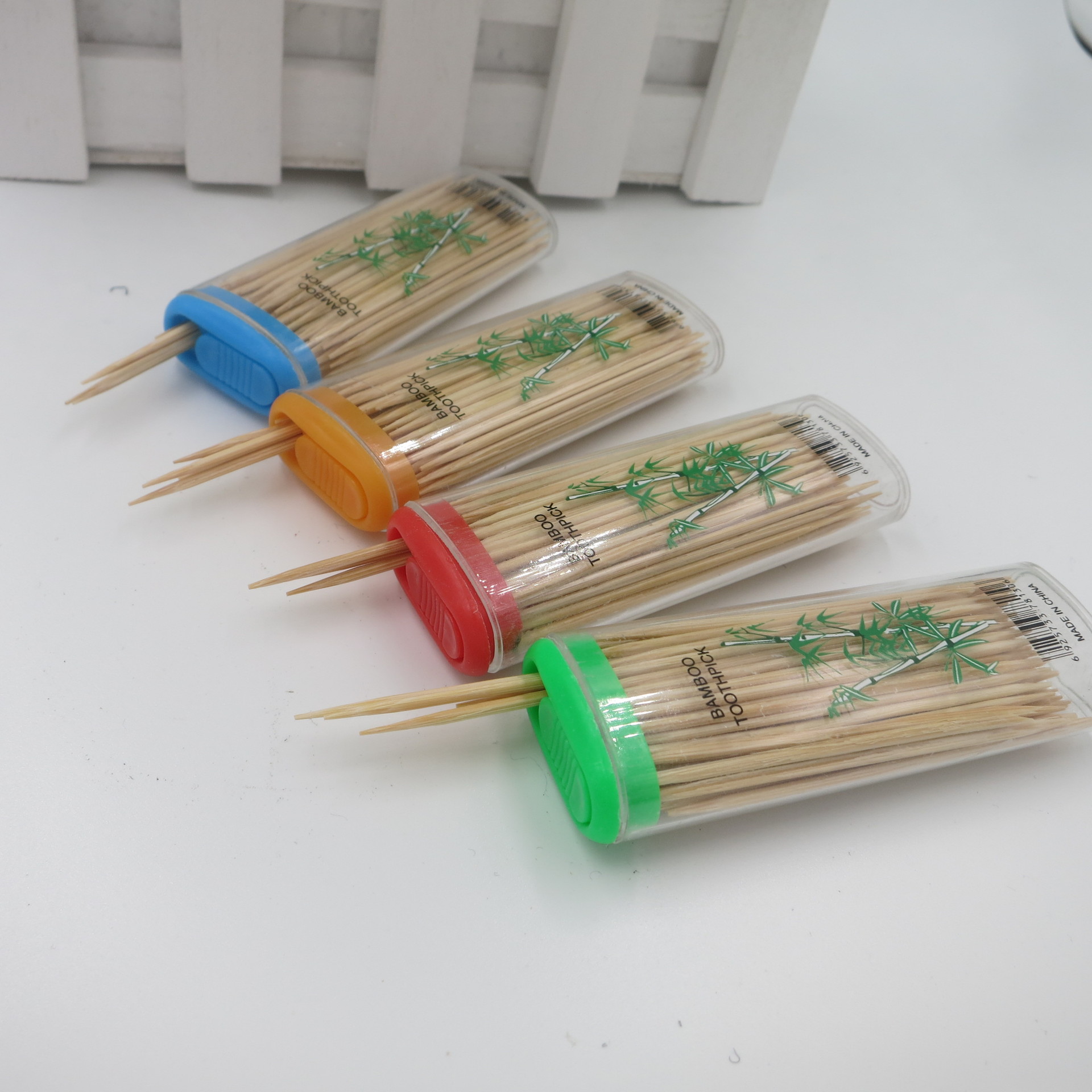 Lighter toothpicks/Disposable/Pocket/portable/Hotel/eco-friendly/bamboo /70-75 pieces/home Application Scenario