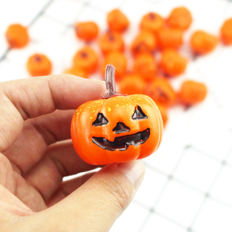 Simulated pumpkin, plastic little pumpkin, little ghost face pumpkin, Halloween decoration photography props