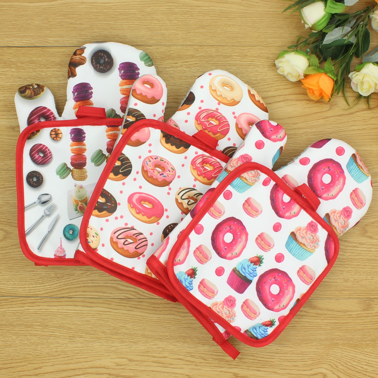 【LOVELY HOME】 Sweet piece digital printing microwave oven gloves mat 2-piece thickened anti-hot microwave oven gloves 2-piece set details Picture