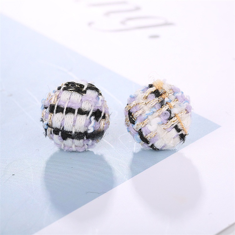 Korean Version Fashion Autumn And Winter Earrings Love Round Square Five-Pointed Star Earrings Female Simple Short Matching Earrings Application Scenario