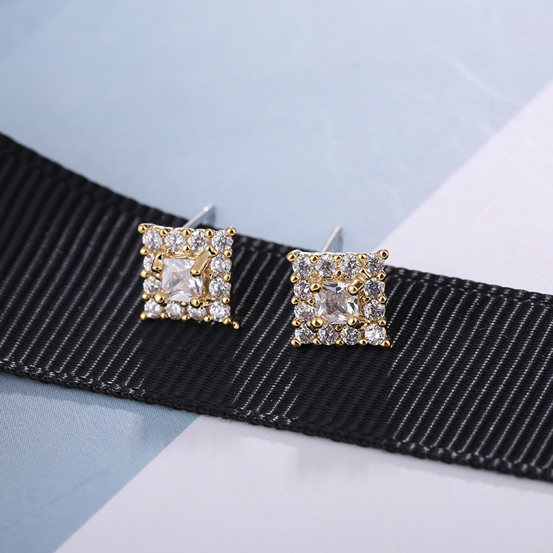 Korean Version Of Fashion S925 Sterling Silver Square Drip Flower Single Row Earrings Female Simple Short Mini Earrings Wholesale Specification drawing