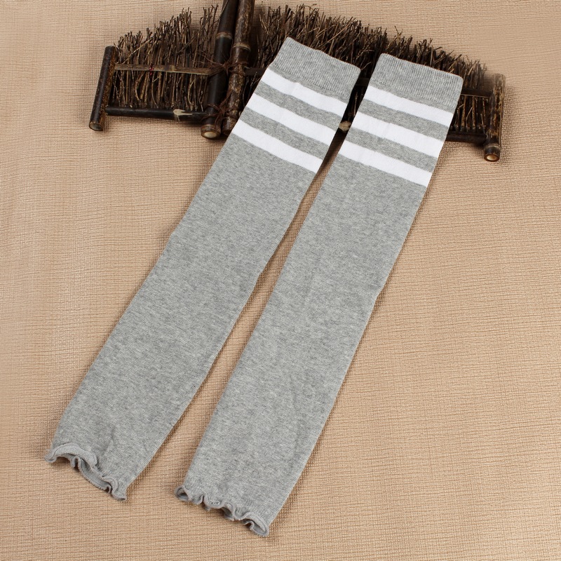 Japanese autumn and winter new combed cotton warm socks, three-bar student socks, air-conditioned room knee and leg guards Application Scenario