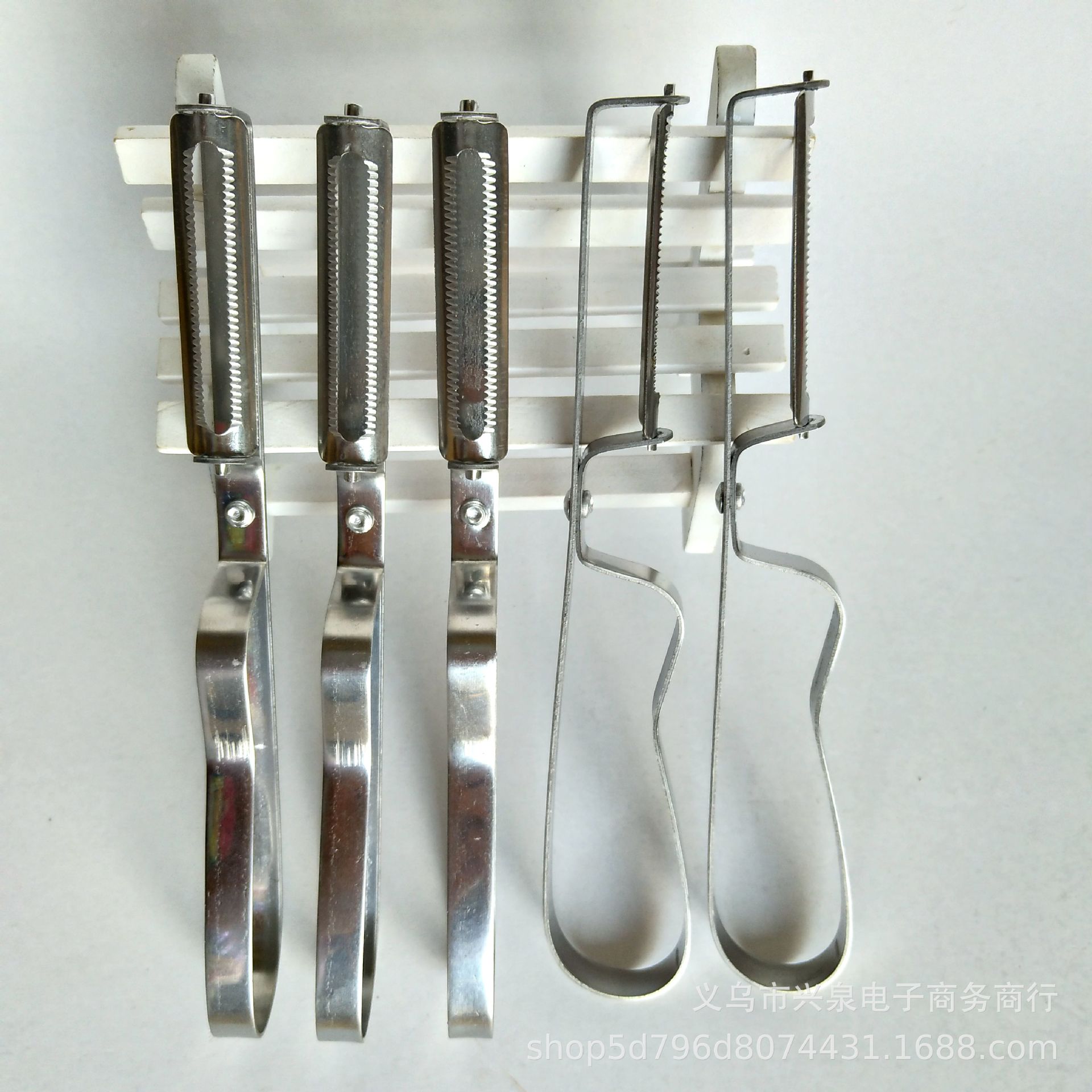 【 Zone 2-10 】【 Steel Handle Toothbrush Grater 】 2000 yuan per box, multi-functional vegetable and fruit peeler, metal peeler, fruit peeler, fruit peeling, wholesale 1 yuan details Picture