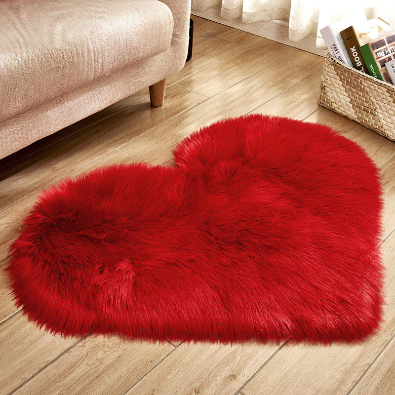 大红色长毛绒地毯仿羊毛心形地毯地垫可爱少女心形地毯装饰批发价