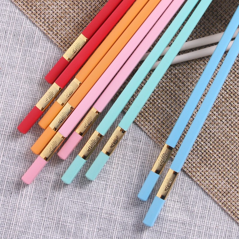 One person, one chopstick. Bright red ivory white alloy hotel tableware. Home and gift. High-temperature resistant and sterilized hotel chopsticks Specification image