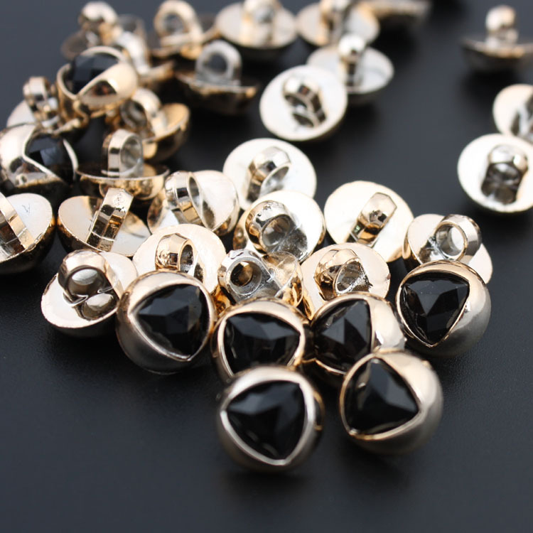 Acrylic shirt 18L - 20L small buttons, high-end resin four-eye men's and women's pearl high-heeled clothes buttons Specification image