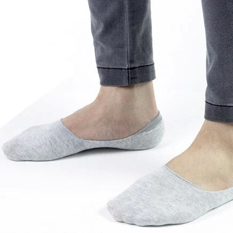 Bamboo fiber men's invisible boat socks spring and summer solid color casual socks Silicone shallow mouth men's socks Item Picture