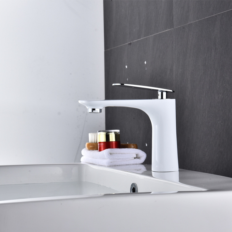 Best-selling bathroom porcelain faucet, hot and cold copper bathroom faucet, two-color European black lacquered single-hole washbasin faucet details Picture