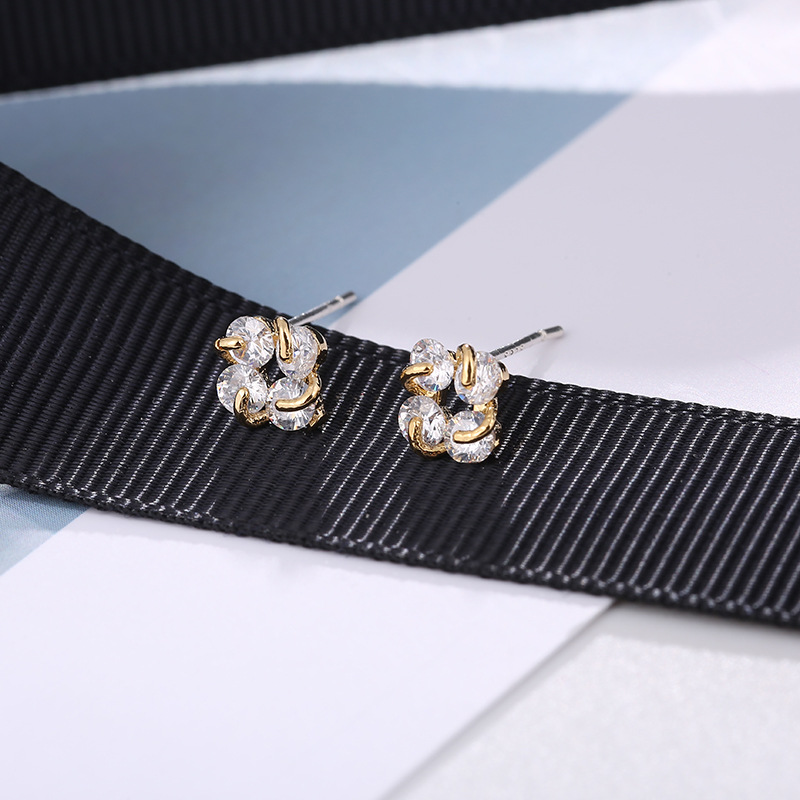 Korean Version Of Fashion S925 Sterling Silver Square Drip Flower Single Row Earrings Female Simple Short Mini Earrings Wholesale Application Scenario