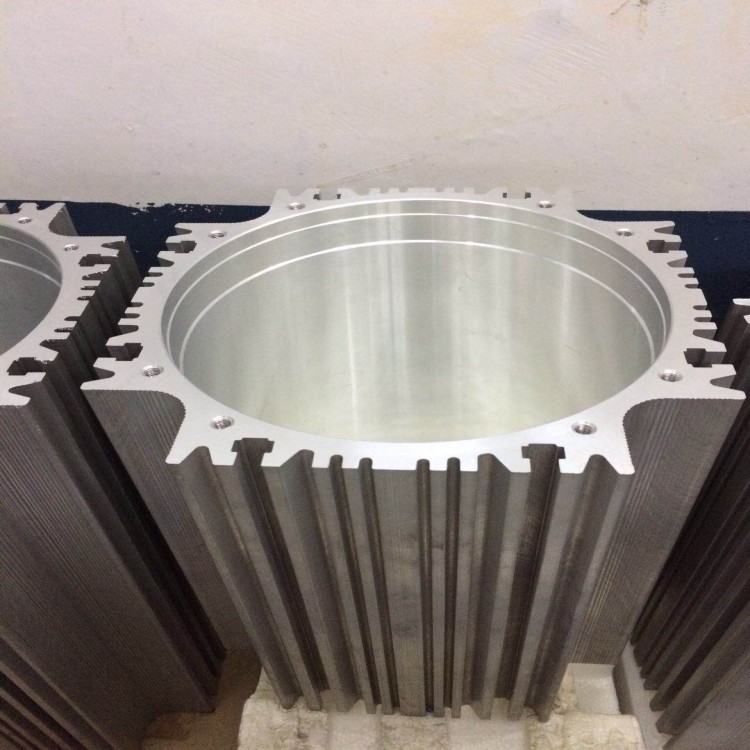 The manufacturer processes the inner circular shell of the motor with precision CNC lathes and aluminum alloy profiles