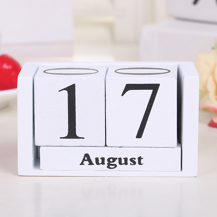 European country-style rectangular mini wooden calendar decoration, home decoration and photography props Application Scenario
