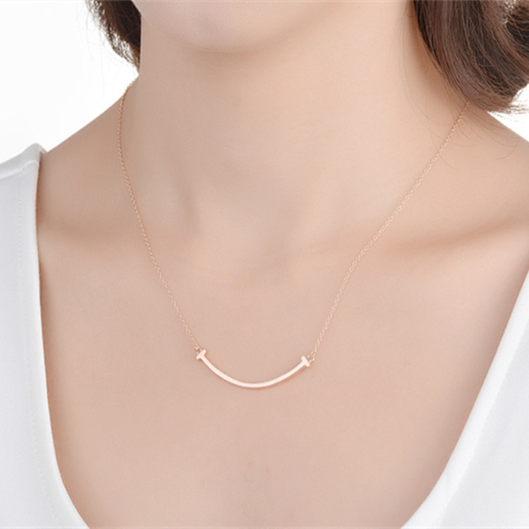 Korean Version S925 Silver Simple Smile Face Necklace First Half Life Star With Goddess Collarbone Set Chain Application Scenario