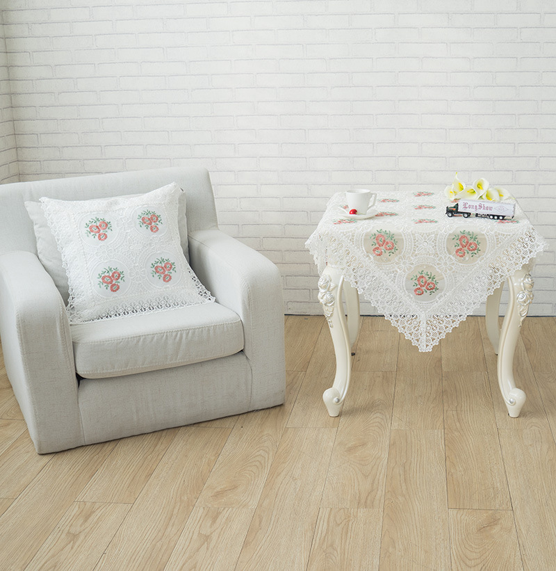 Wholesale of Golden Green Leaf European modern, simple, fashionable, creative and elegant fabric tablecloths, lace fringed tablecloths, rectangular coffee table cloths, dressing tables and microwave oven covers Item Picture