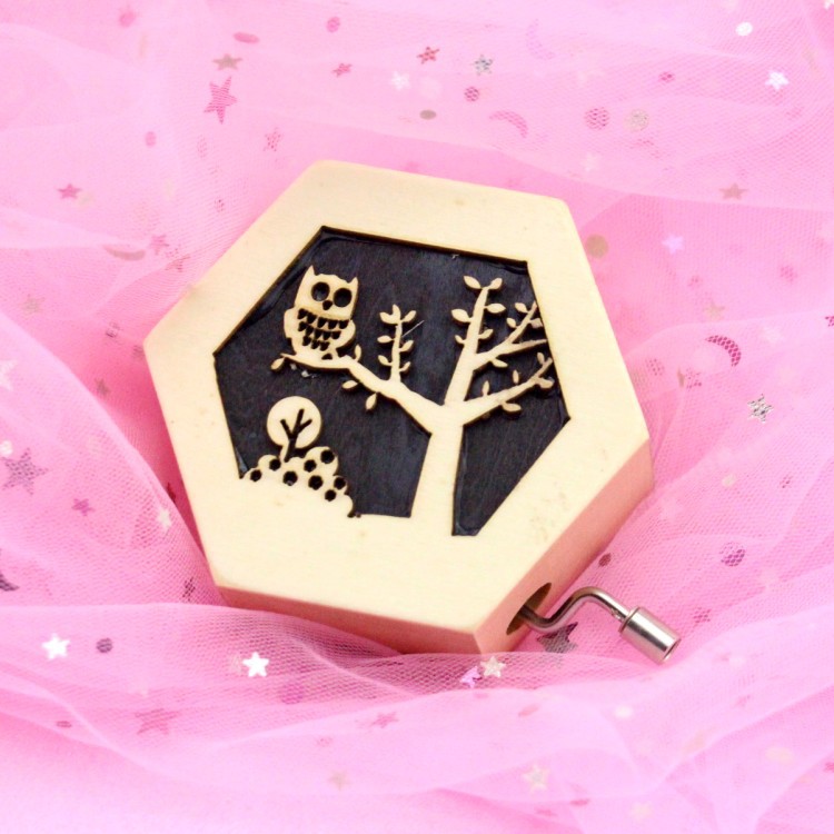 Forest Story hollow creative music box Hand-cranked music box Wooden music box creative gift Application Scenario