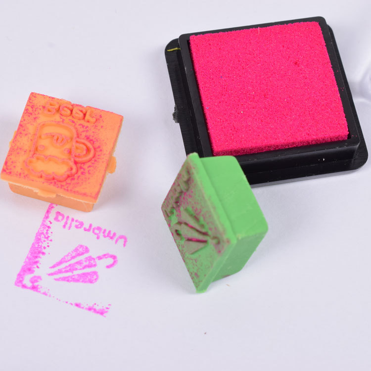 Wholesale of 8 sets of children's cartoon toy stamps, teacher and parent English evaluation stamps Application Scenario