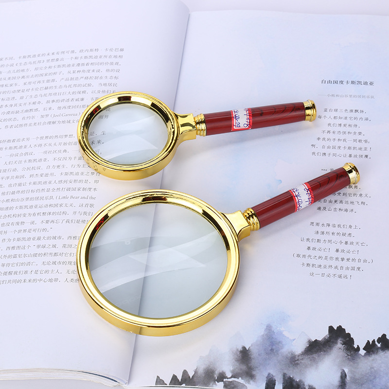 Fashionable new gold-plated ring plastic handle straight handle magnifying glass, personalized handheld reading glass for the elderly, wholesale from the manufacturer Application Scenario