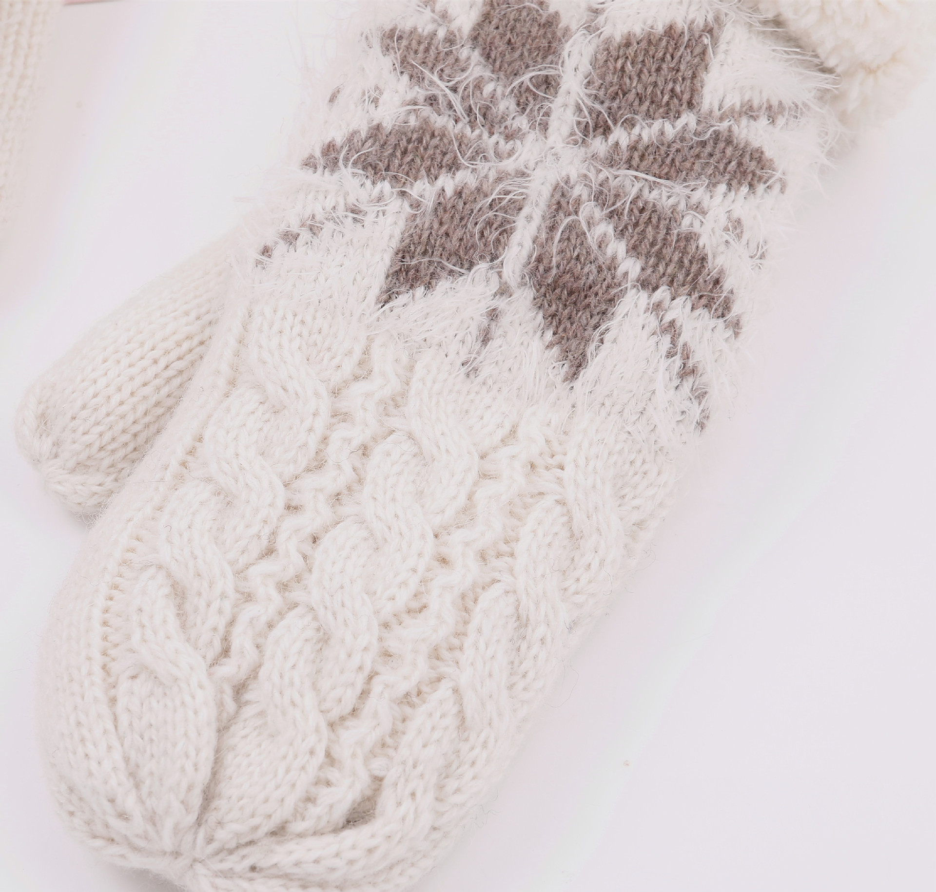 New style of warm, fleece and thickened mitten gloves for women, cute and sweet woolen finger-wrapped gloves for students, wholesale from the manufacturer details Picture