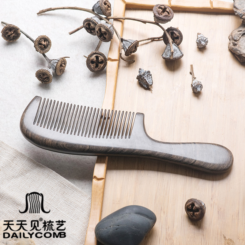 See Every Day Manufacturers Wholesale Shen Gui Treasure Wood Comb Black Gold Sandalwood Comb Fine Teeth Wide Teeth Whole Wood Comb Lettering Specification drawing