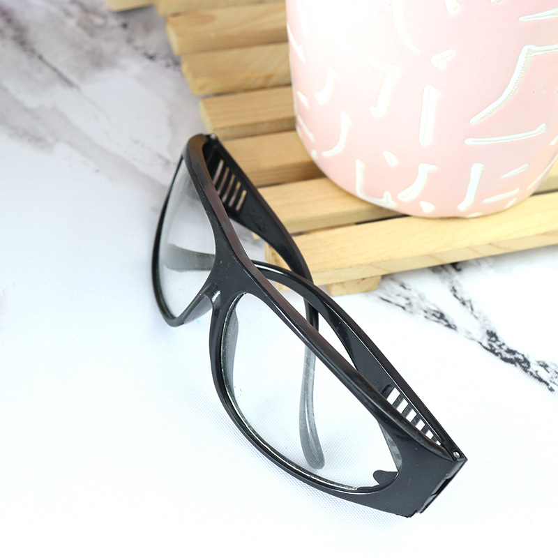 Protective glasses Riding glasses goggles outdoor glasses one yuan a wholesale department store details Picture