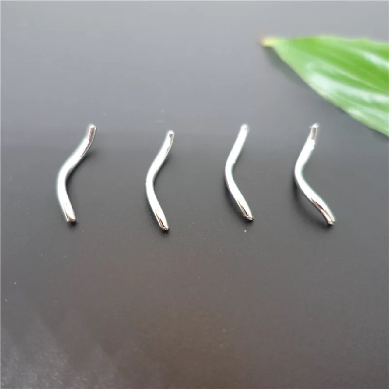 Smooth S-shaped brass tube for jewelry accessories, copper material for handcrafted jewelry necklaces, earrings, pendants and pendants Specification image