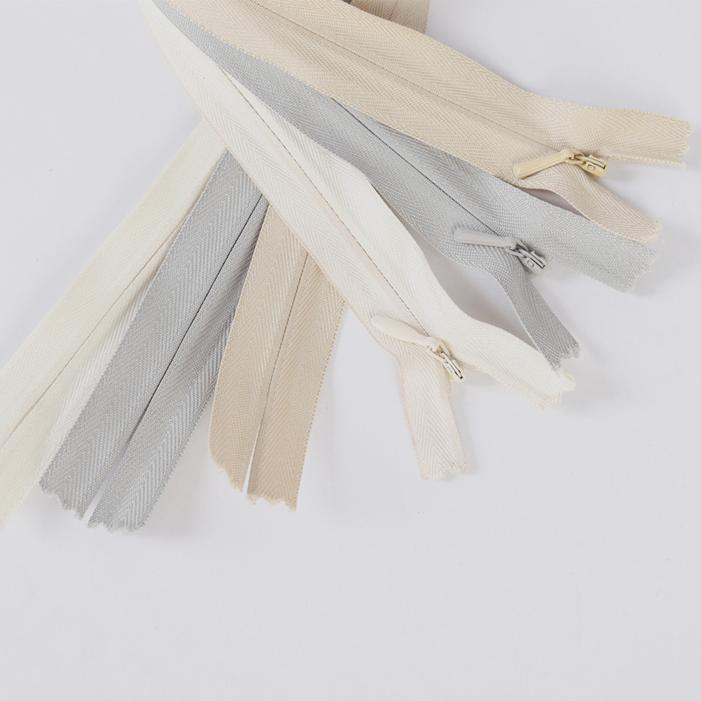 Direct supply from the manufacturer of in-stock invisible zippers. In-stock strip clothing zippers, skirts, children's clothing chains 3# and 4#