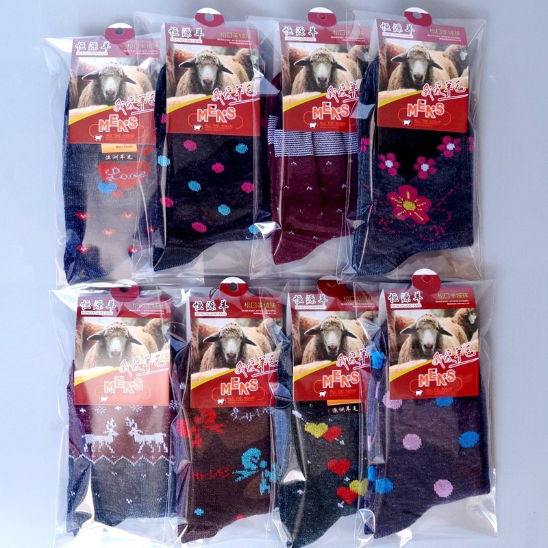 Wholesale of individual packaged men's cotton socks for autumn and winter, wool imitation mixed middle tube, elderly people's street stall Taobao gift socks Specification image