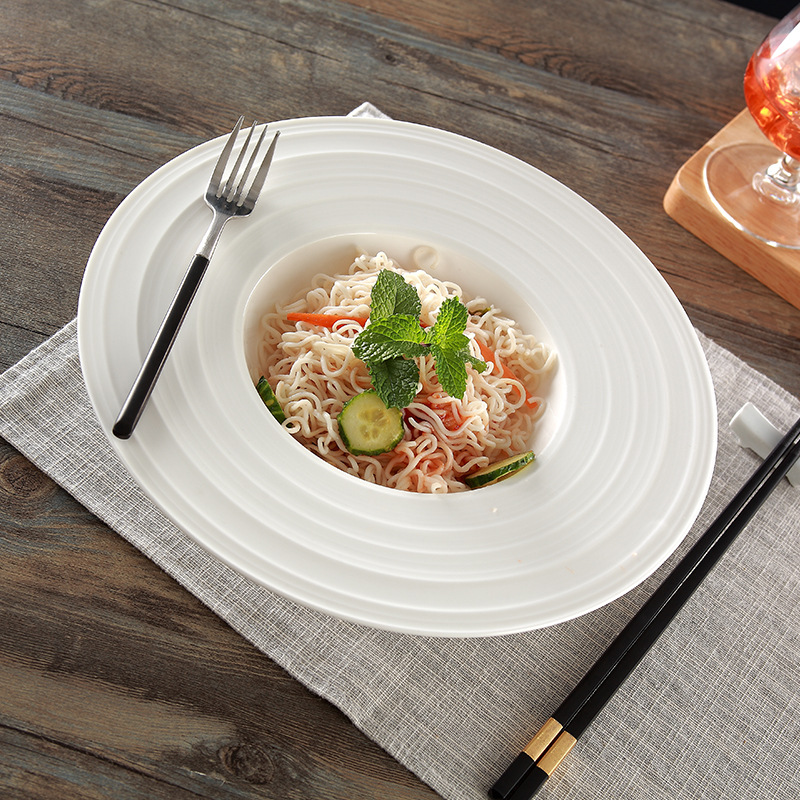 Creative Italian pasta plate, flying saucer plate, straw hat pasta, European deep plate, Western soup plate, 11-inch Western cuisine soup plate details Picture