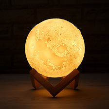 3D月球灯LED台灯遥控礼品灯触控床头灯创意USB充电小夜灯工厂直销