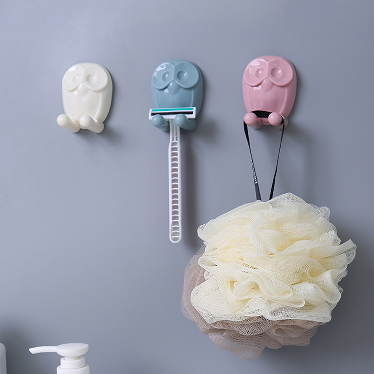 Cartoon toothbrush holder, simple owl hook, kitchen adhesive hook, sticky hook, cartoon socket and plug storage hook, no need Application Scenario