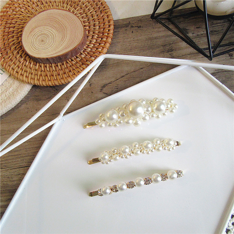 Elegant and simple European and American style, pearl flower one-piece hairpin, personalized and versatile, diamond-encruded hairpin and hair accessory Application Scenario