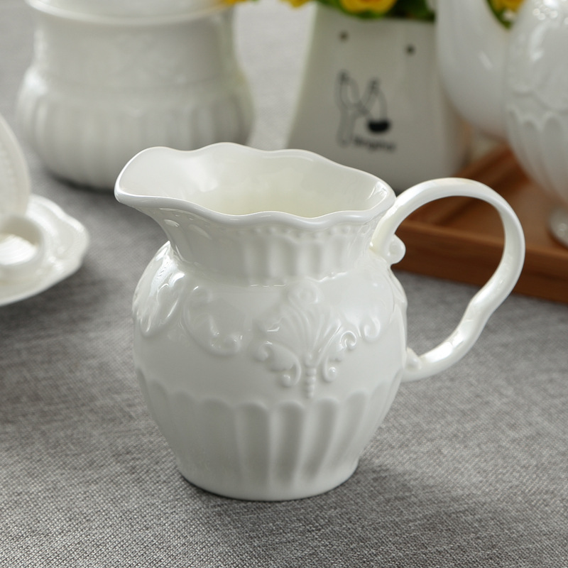 Baroque court European-style relief ceramic coffee milk cans, latte art jars, afternoon tea milk cans, large-capacity milk POTS and milk cups details Picture