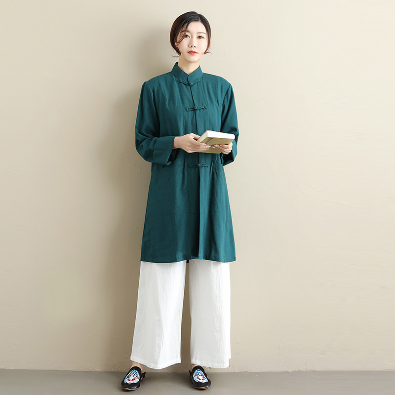 The new button-down shirt jacket for women is a thin, split, loose, casual and slimming style that is versatile. It is a long, casual windbreaker shirt Specification image